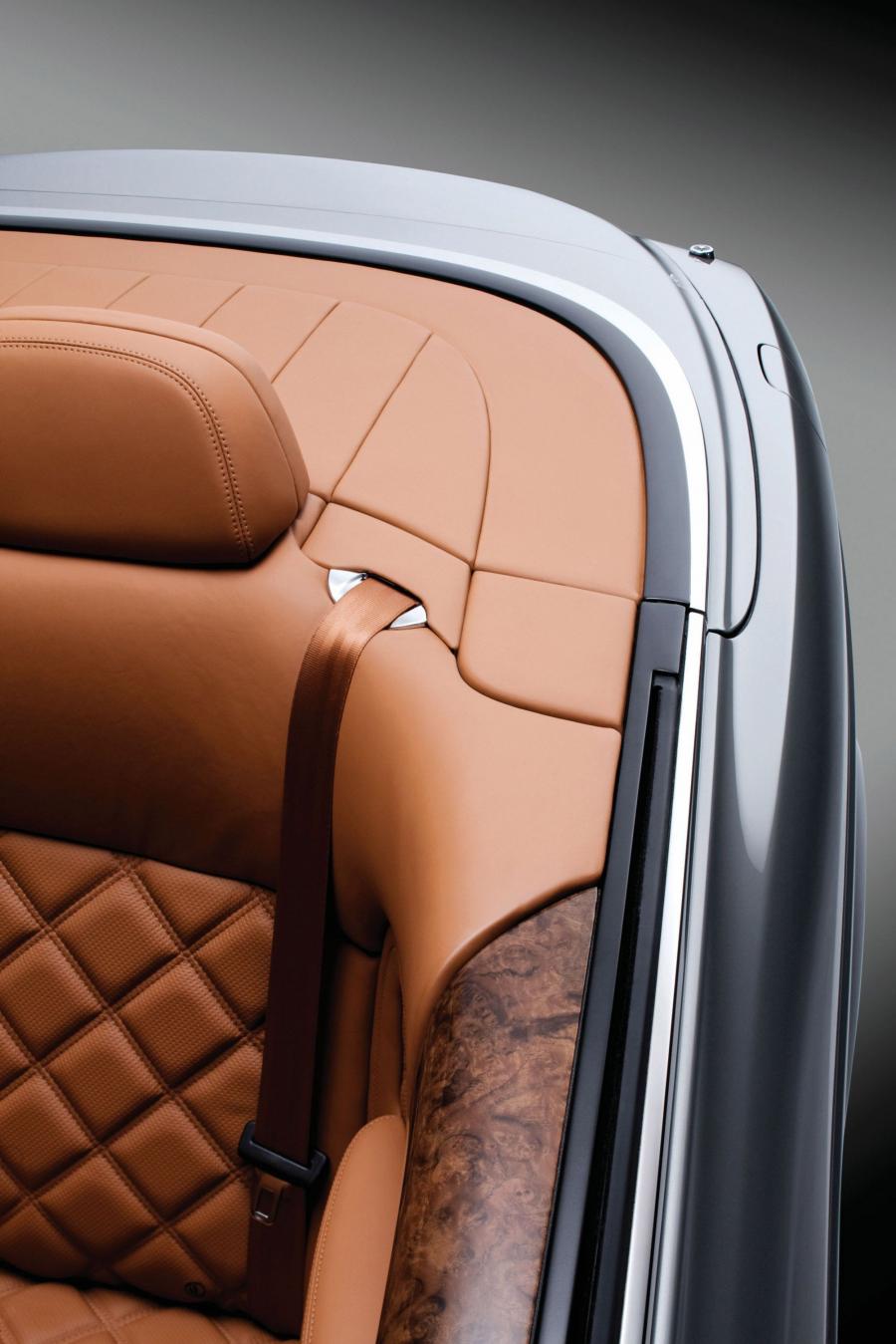 Детали интерьера Bentley Azure T 2008 года  (WW) (фото 4 из 21)
